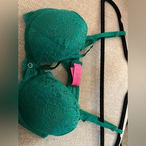 La Senza green push up bra, size 32C